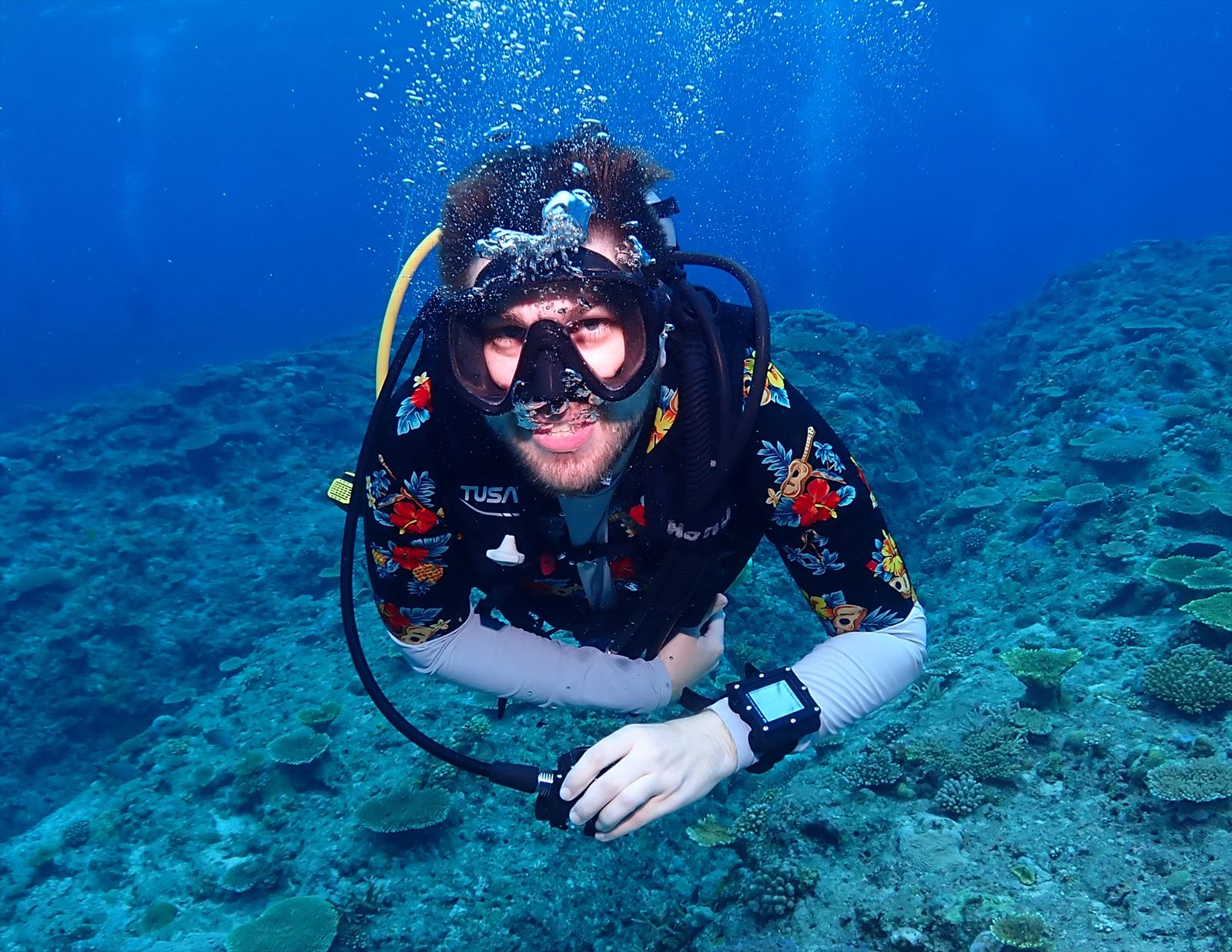 Tom Bukowskaii Bernens scuba diving